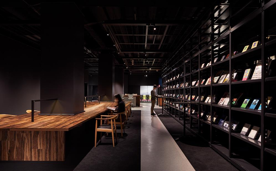 図書館のように没頭してソロワークする集中エリア
