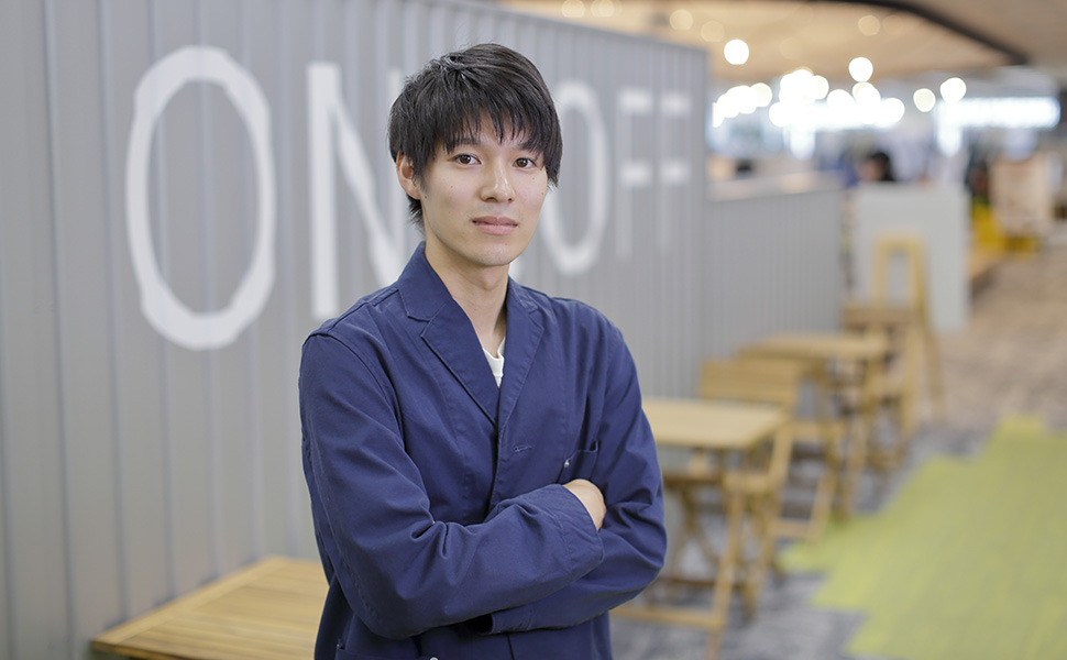 社員紹介 白崎 亮也 インタビュー写真「コクヨという会社、そして自分の未来」